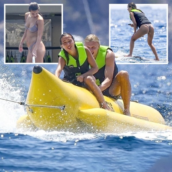 Big Banana🍌Haland and his girlfriend are on a romantic beach vacation, taking a banana boat to surf on the sea🚤